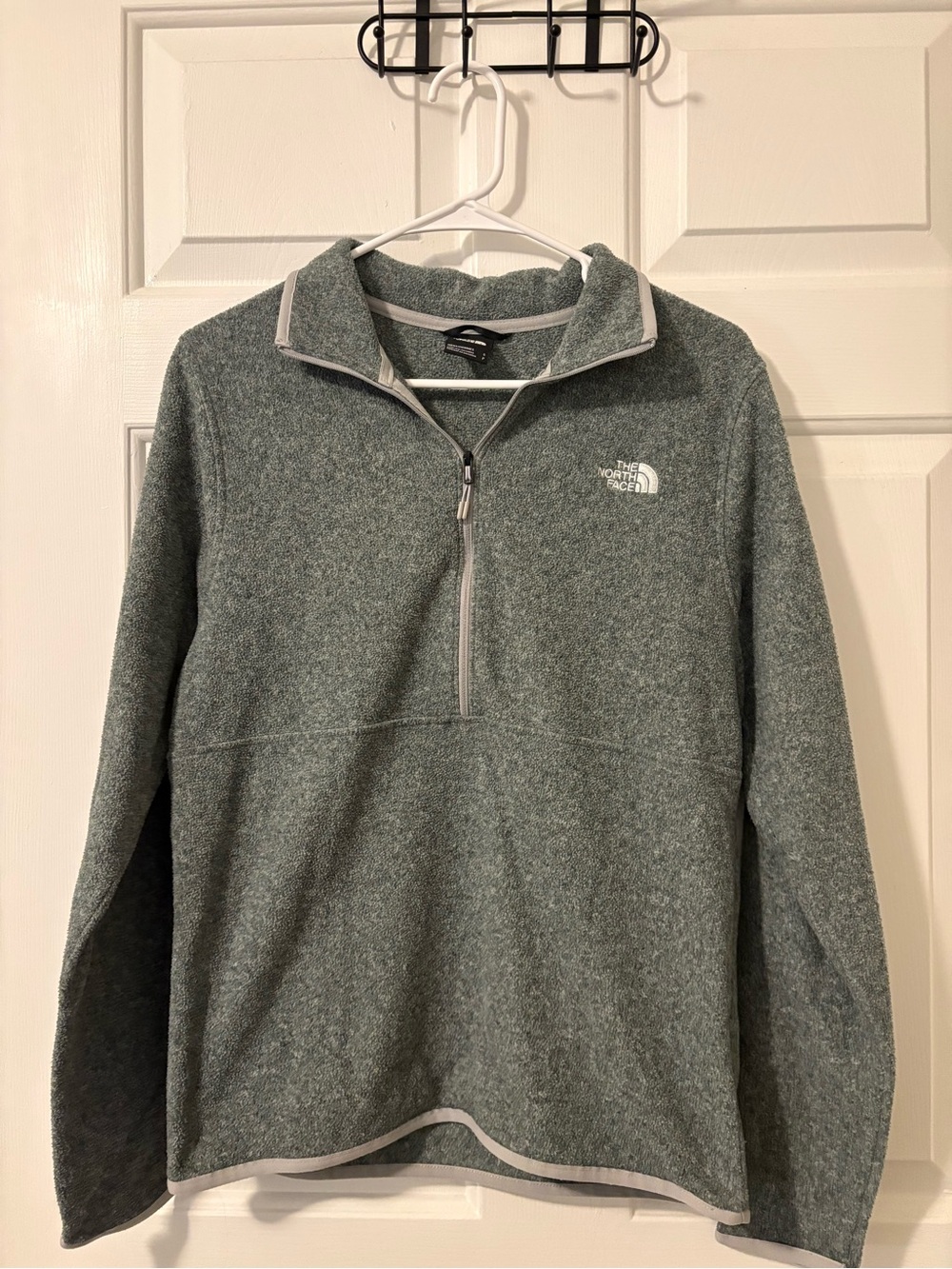 The North Face Men's Heathered Green Quarter-Zip Fleece